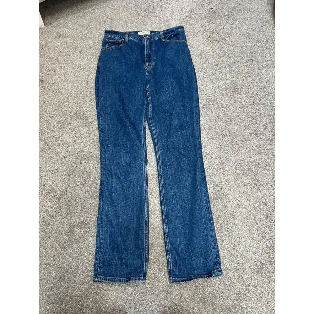 Abercrombie & Fitch Ultra High Rise 90s Straight Jean size 28 / 6 S - Nineties
